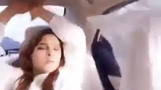 Ayesha Umar Dance in Car...