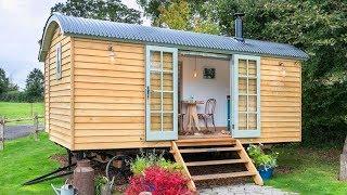 Absolutely Luxury Hideaway Huts Tiny House with Double Bed at The Fish