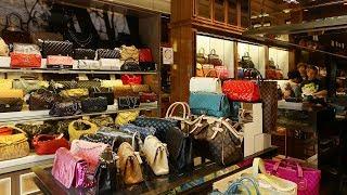 China's secondhand stores of affordable luxury