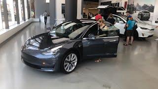 TESLA MODEL III LIVE